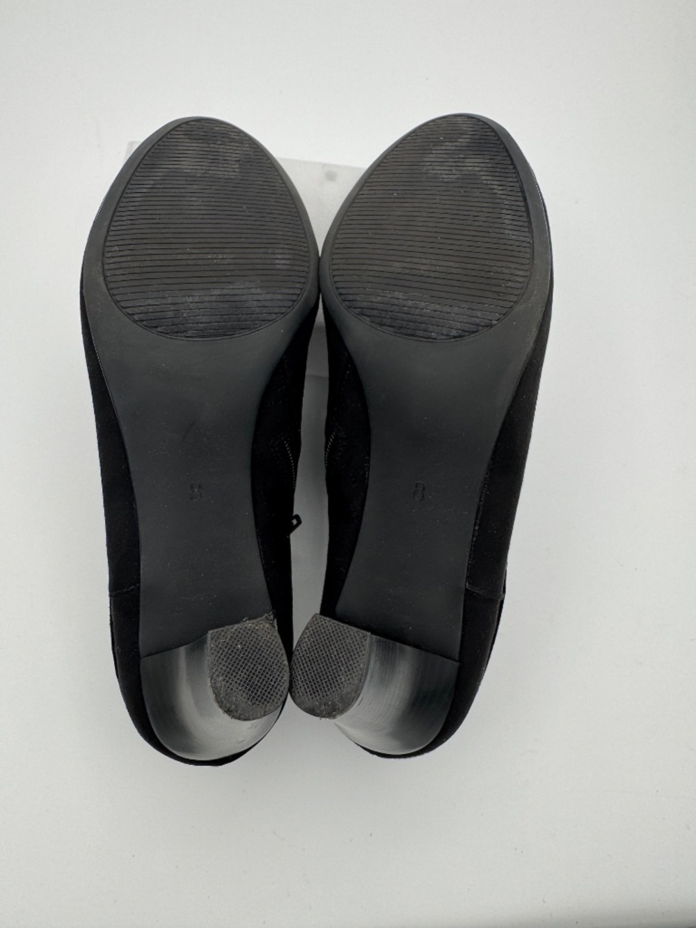 Coach And Four Black Cuffed Booties Size 8 Faux Suede Side Zipper Shoes Heels - Picture 8 of 11